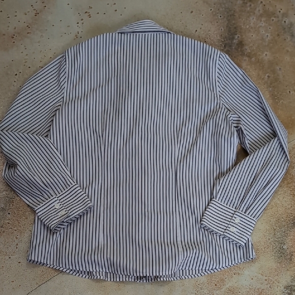 Chico's | Grey and White Striped Button Down Shirt Hidden Button Size 1 - Picture 10 of 10